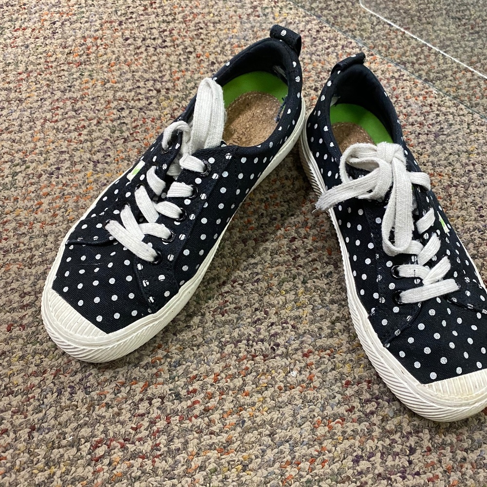 Cariuma OCA Low Polka Dot Canvas Lace Up Sneaker Shoes Size 7 Lightly Used